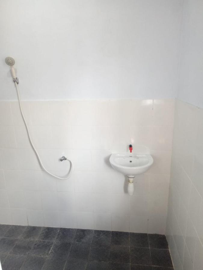 Novita Homestay Bunaken Exteriör bild