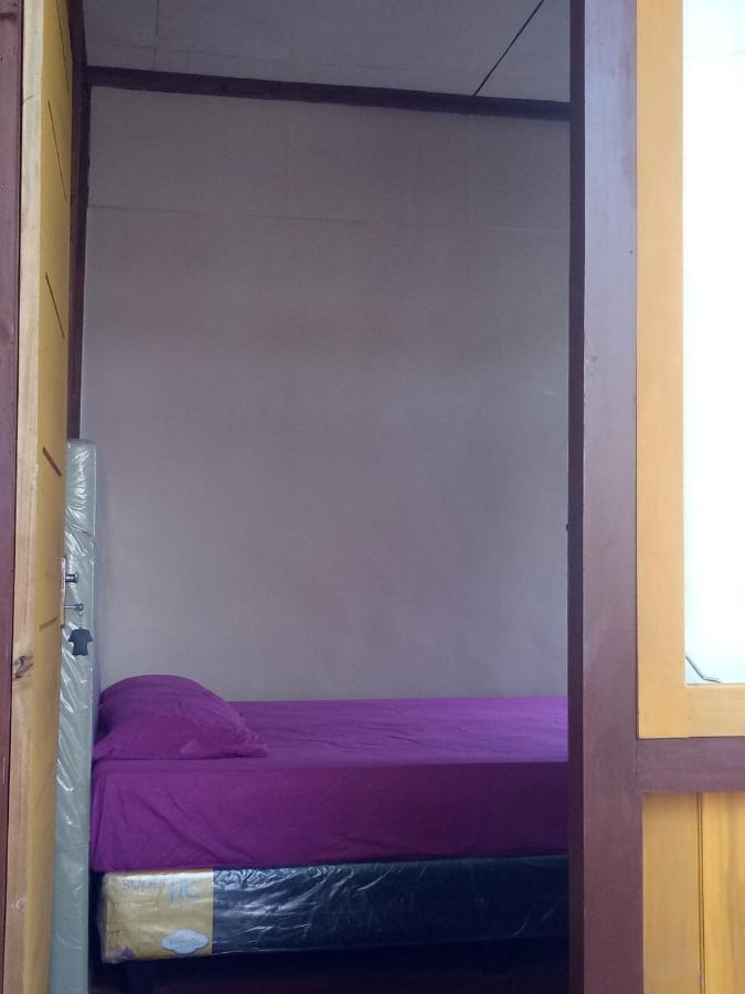 Novita Homestay Bunaken Exteriör bild