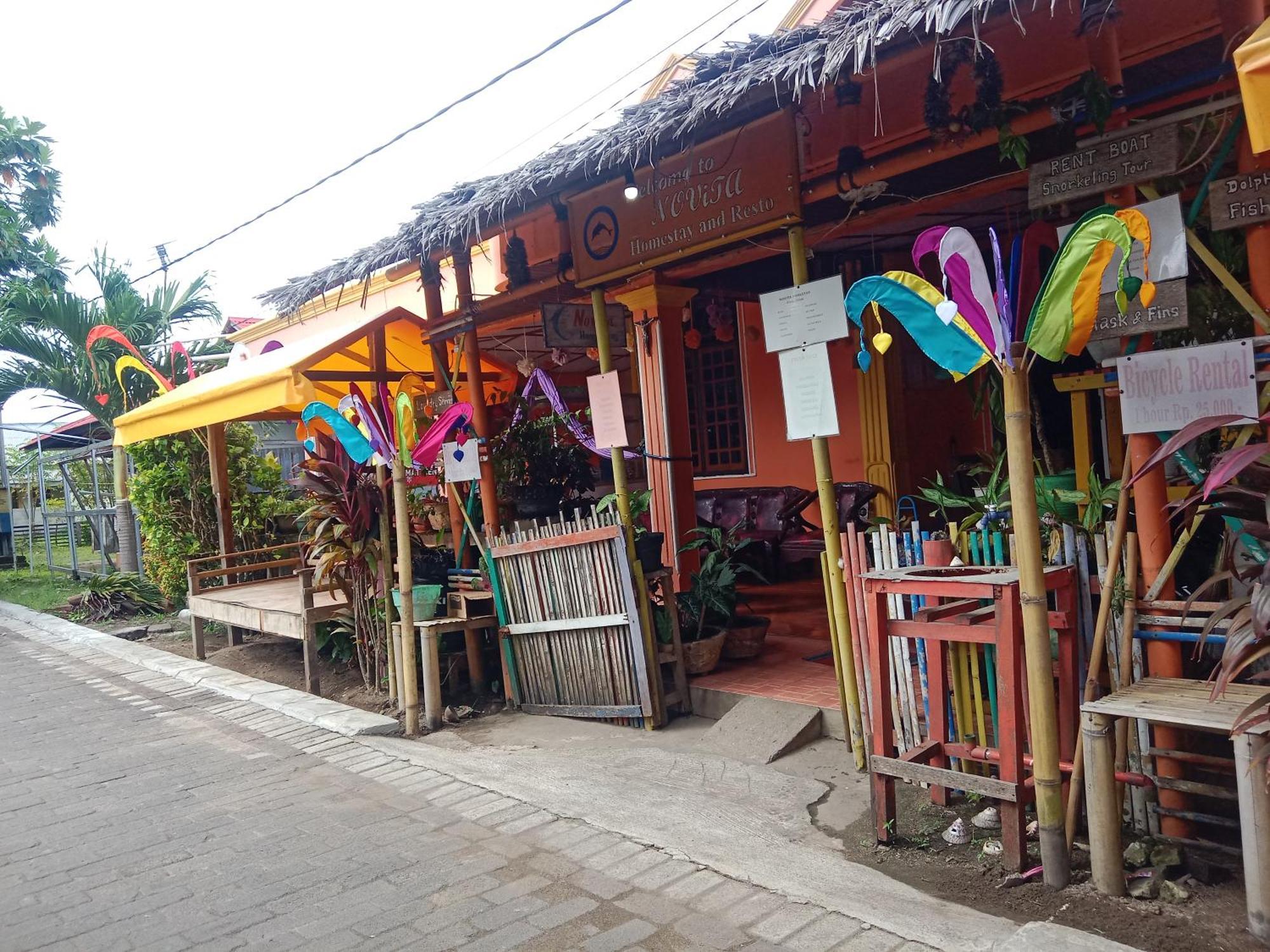 Novita Homestay Bunaken Exteriör bild
