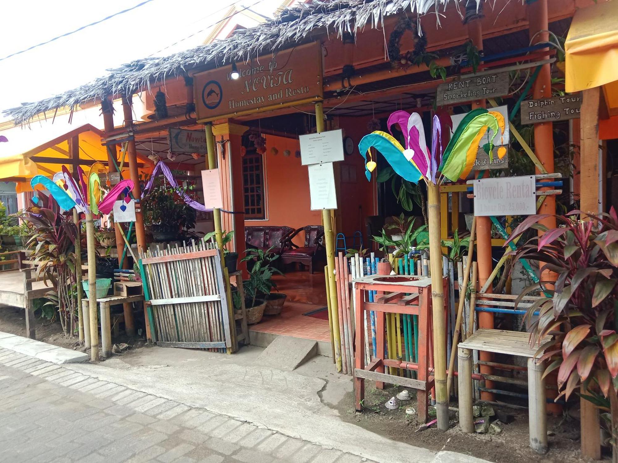 Novita Homestay Bunaken Exteriör bild