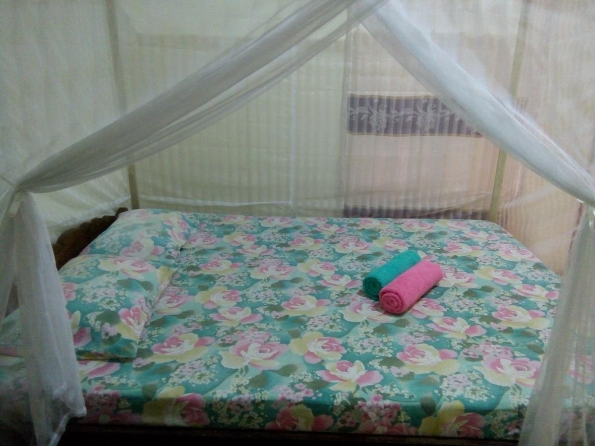 Novita Homestay Bunaken Exteriör bild