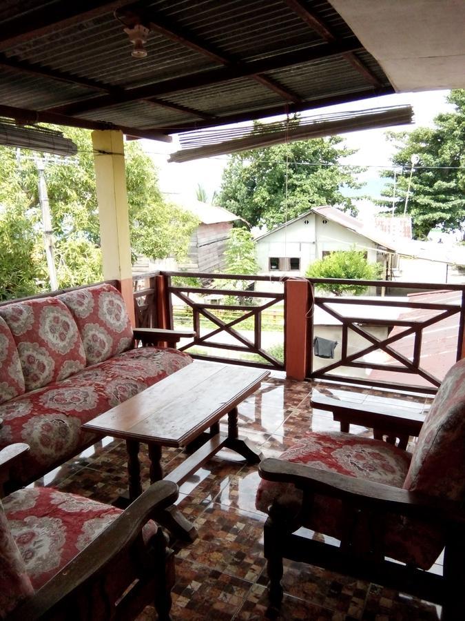 Novita Homestay Bunaken Exteriör bild
