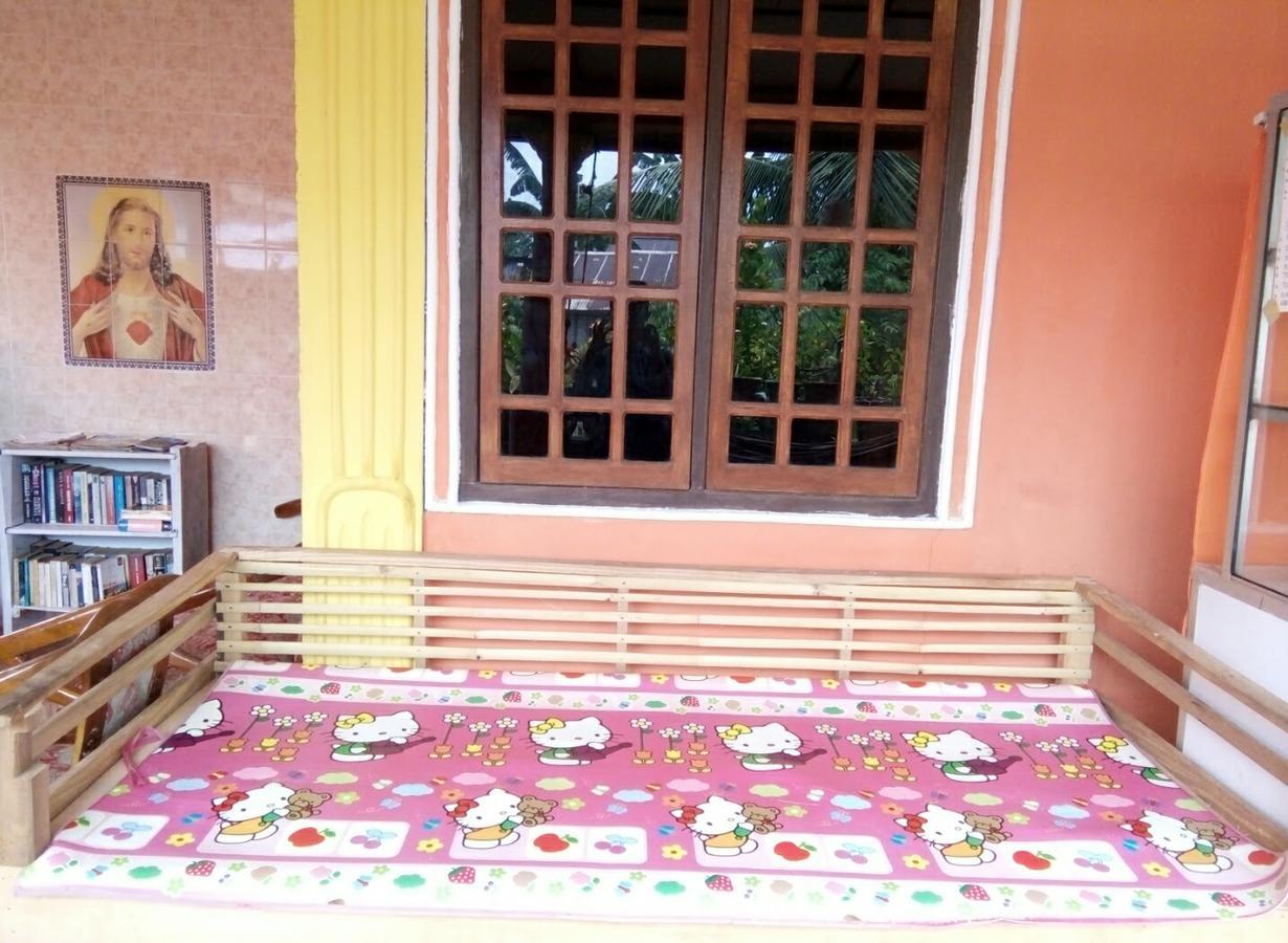 Novita Homestay Bunaken Exteriör bild