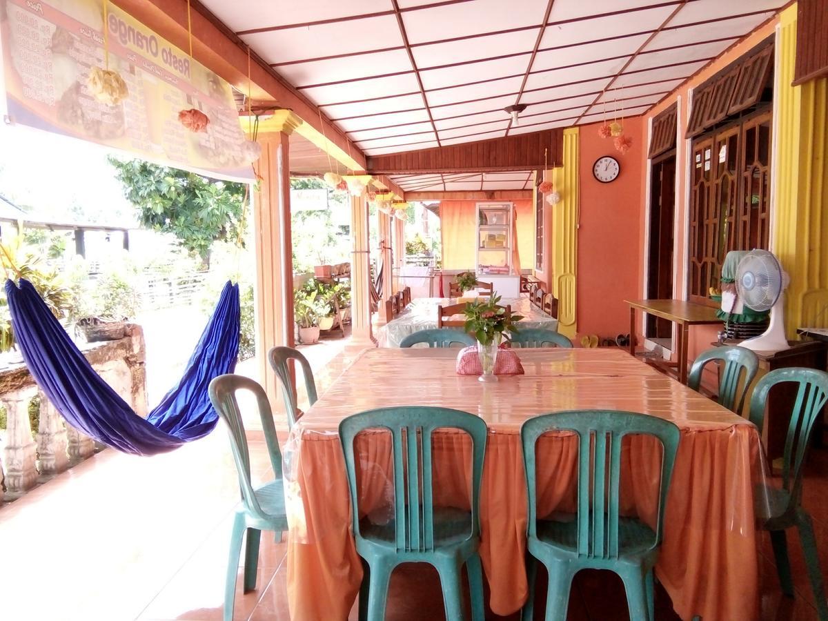 Novita Homestay Bunaken Exteriör bild